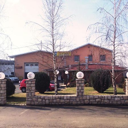Hotel Derby Orasje 外观 照片