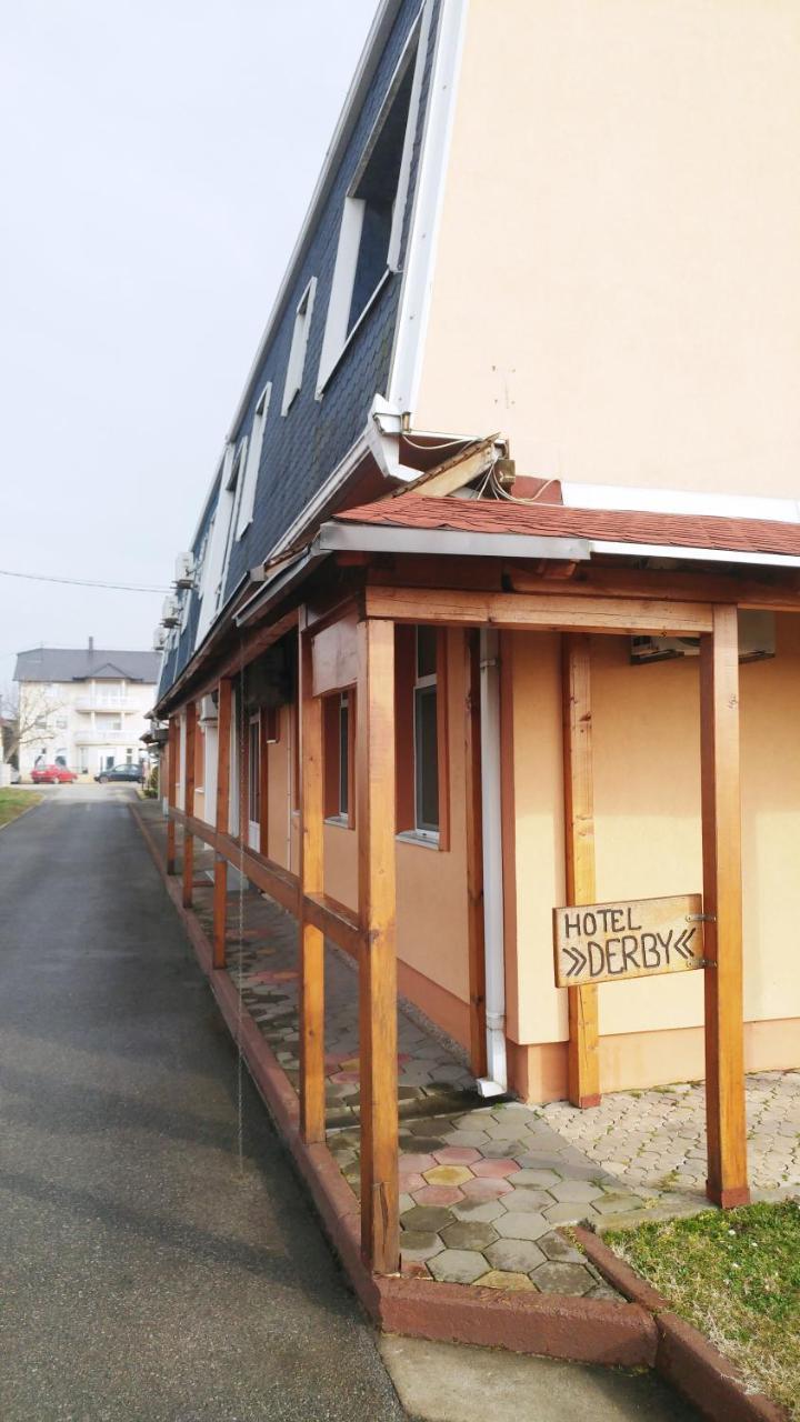 Hotel Derby Orasje 外观 照片