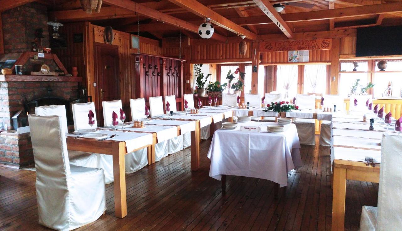 Hotel Derby Orasje 外观 照片