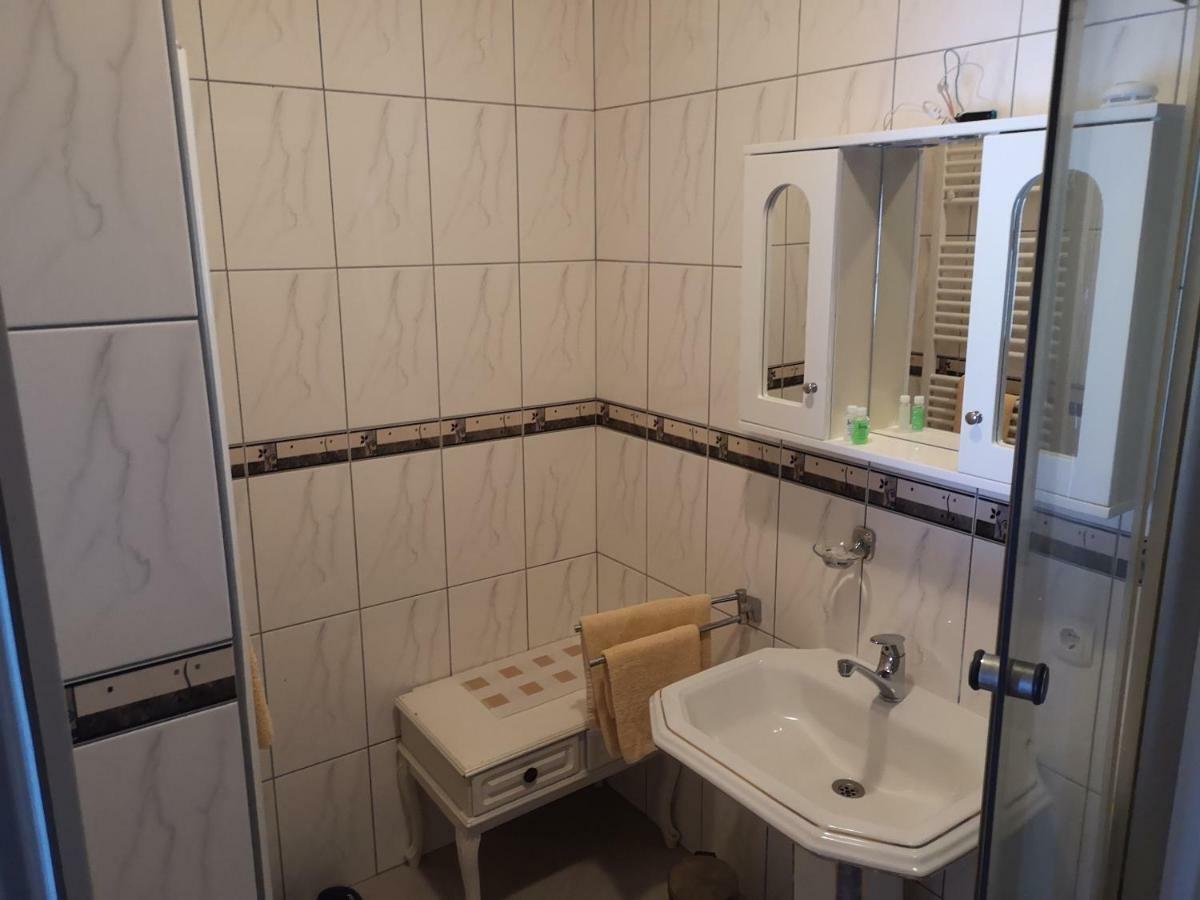 Hotel Derby Orasje 外观 照片